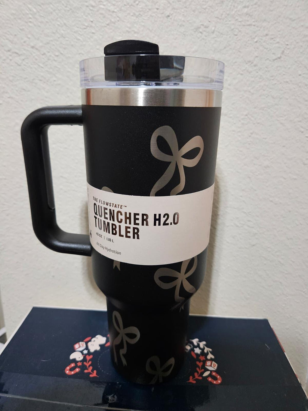Black Stainless Steel Tumbler | Engraved Ribbon Pattern, 40 Oz